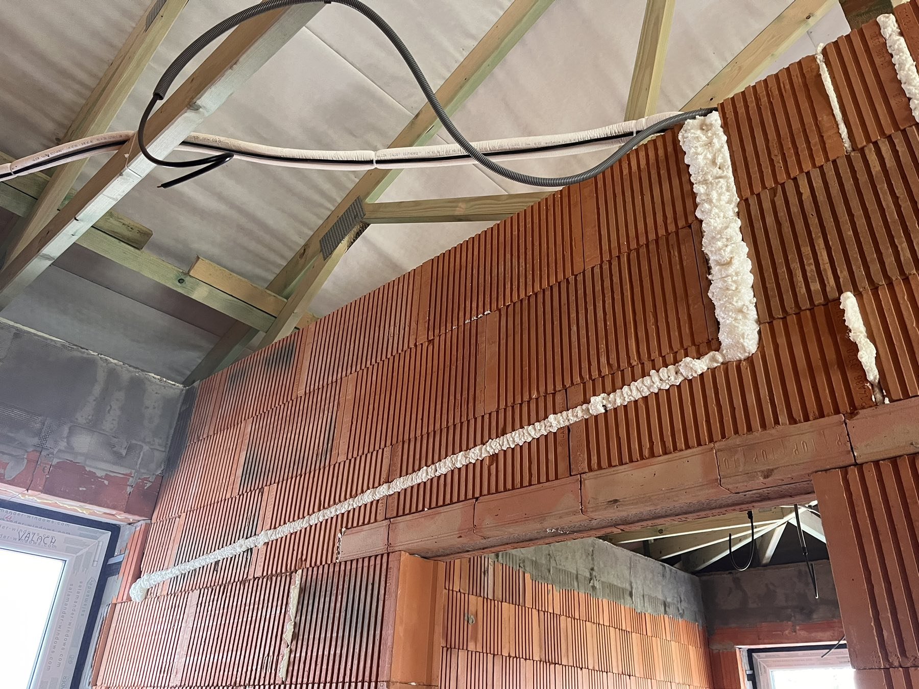 Predpríprava rozvodov chladiva a elektro v hrubej stavbe – sirux 1